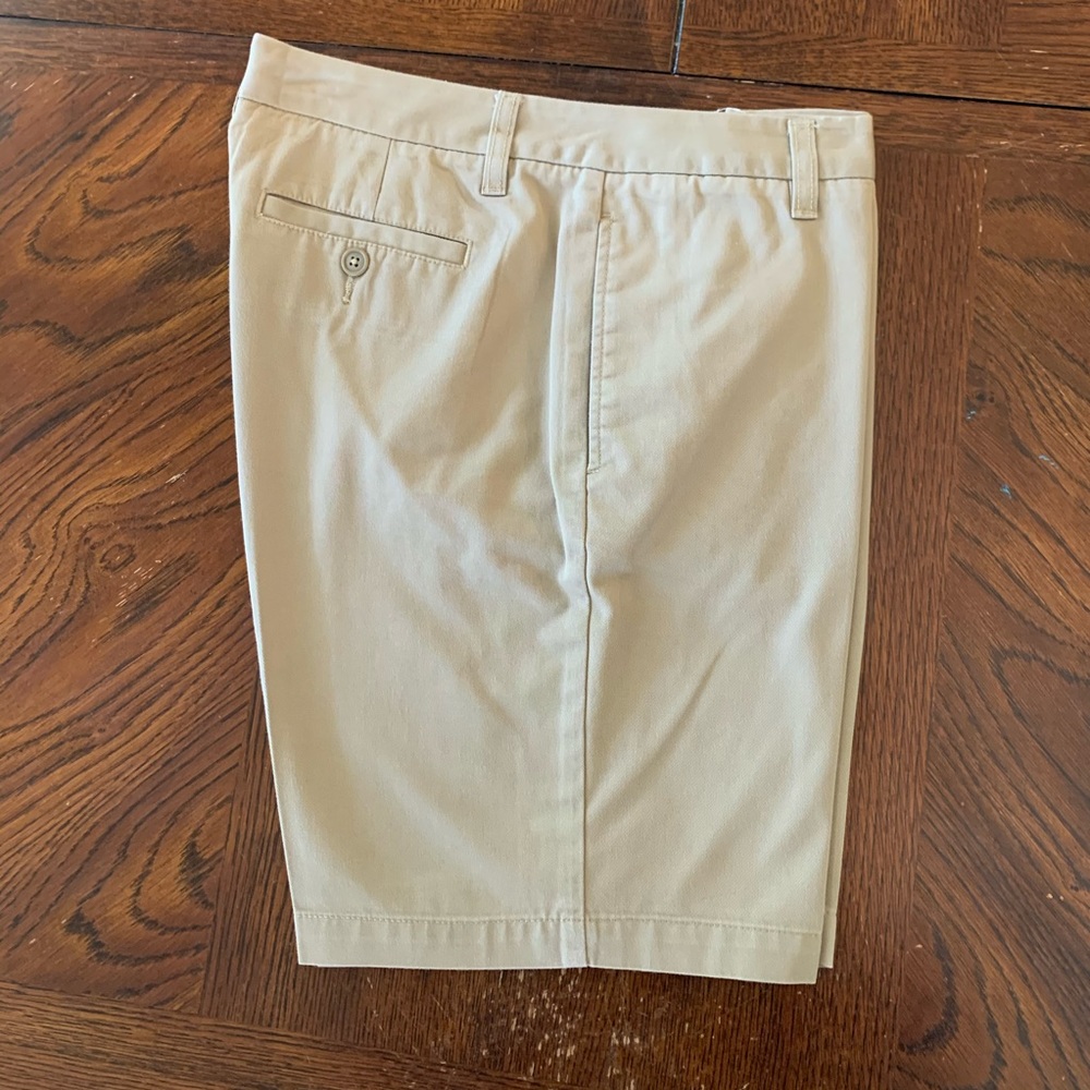 ‼️Land’s End Khaki junior size 7 Bermuda shorts‼️